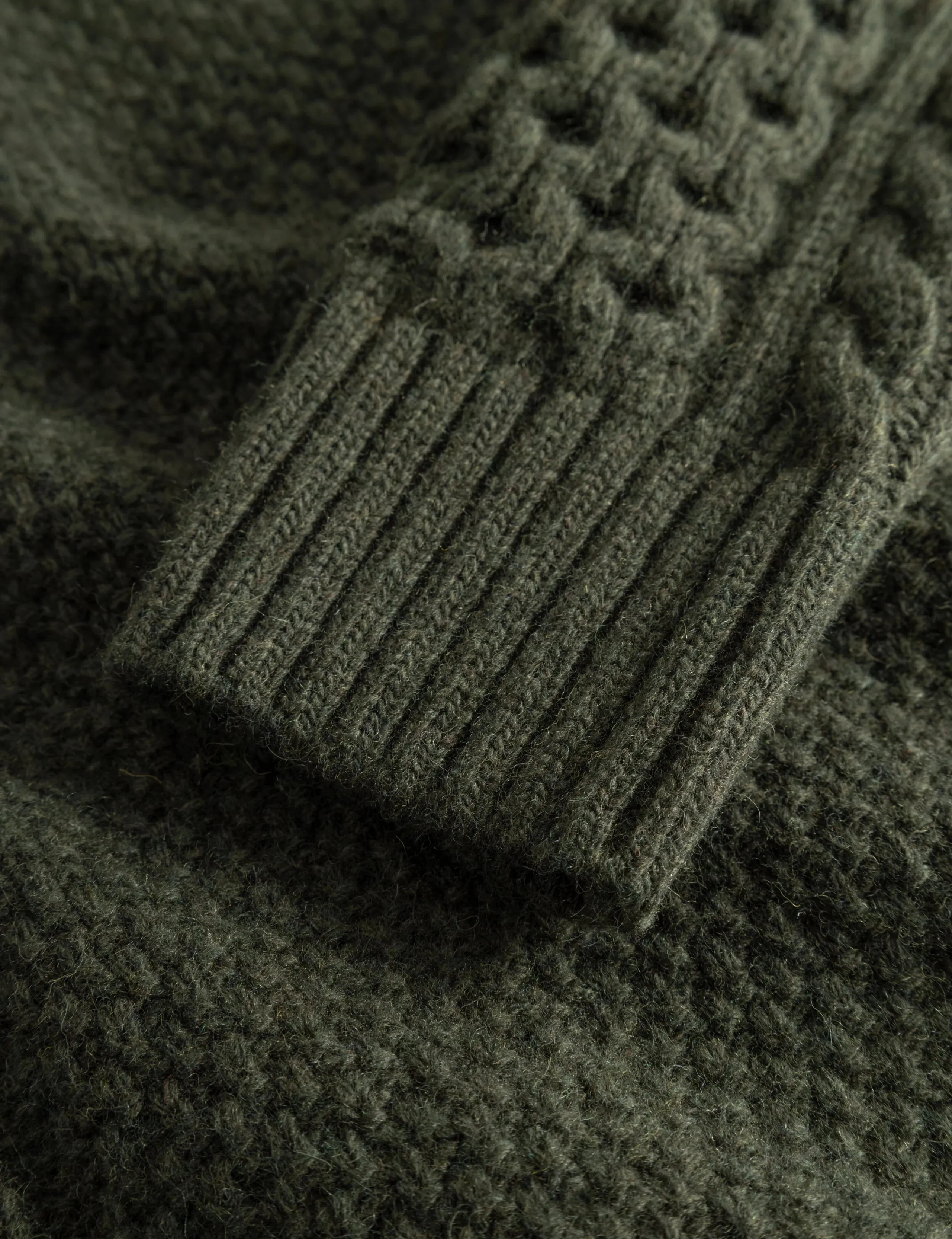 Hybrid Cable Knit | Dark Moss