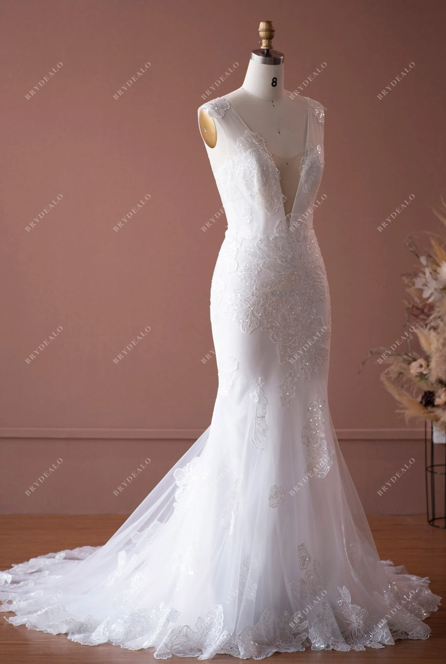 Sexy Plunging Neck Modern Lace Bridal Gown with Detachable Overskirt