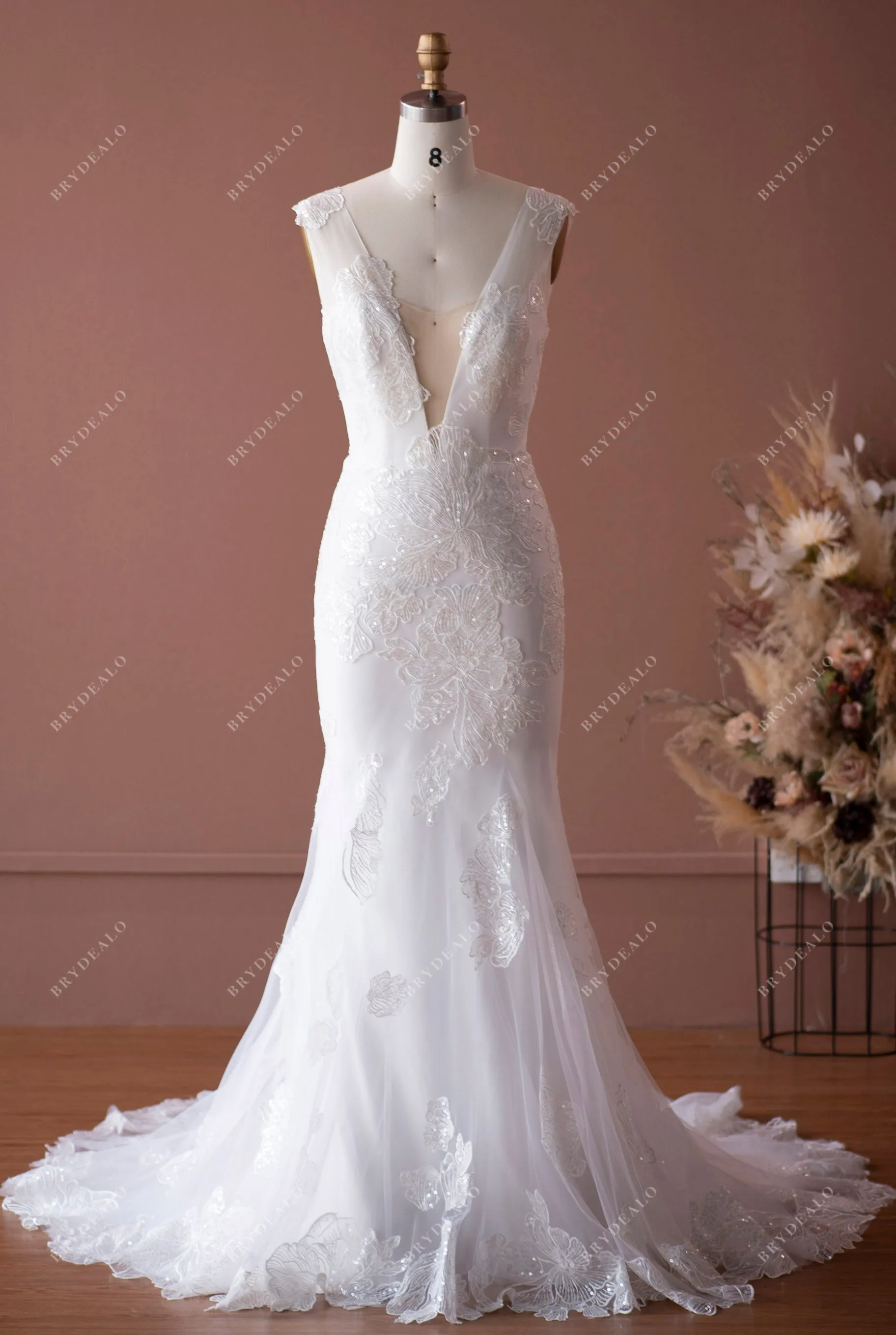 Sexy Plunging Neck Modern Lace Bridal Gown with Detachable Overskirt