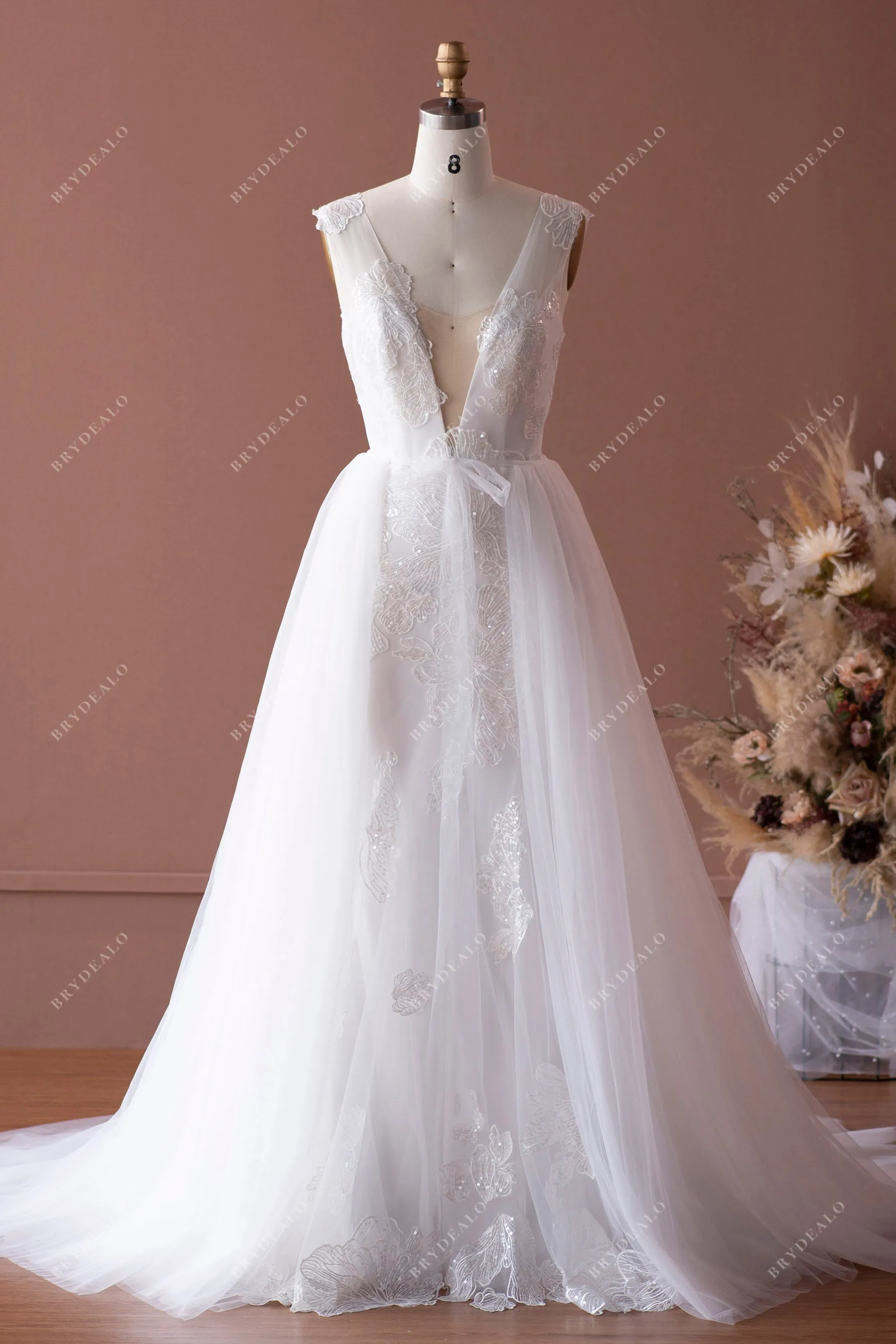 Sexy Plunging Neck Modern Lace Bridal Gown with Detachable Overskirt